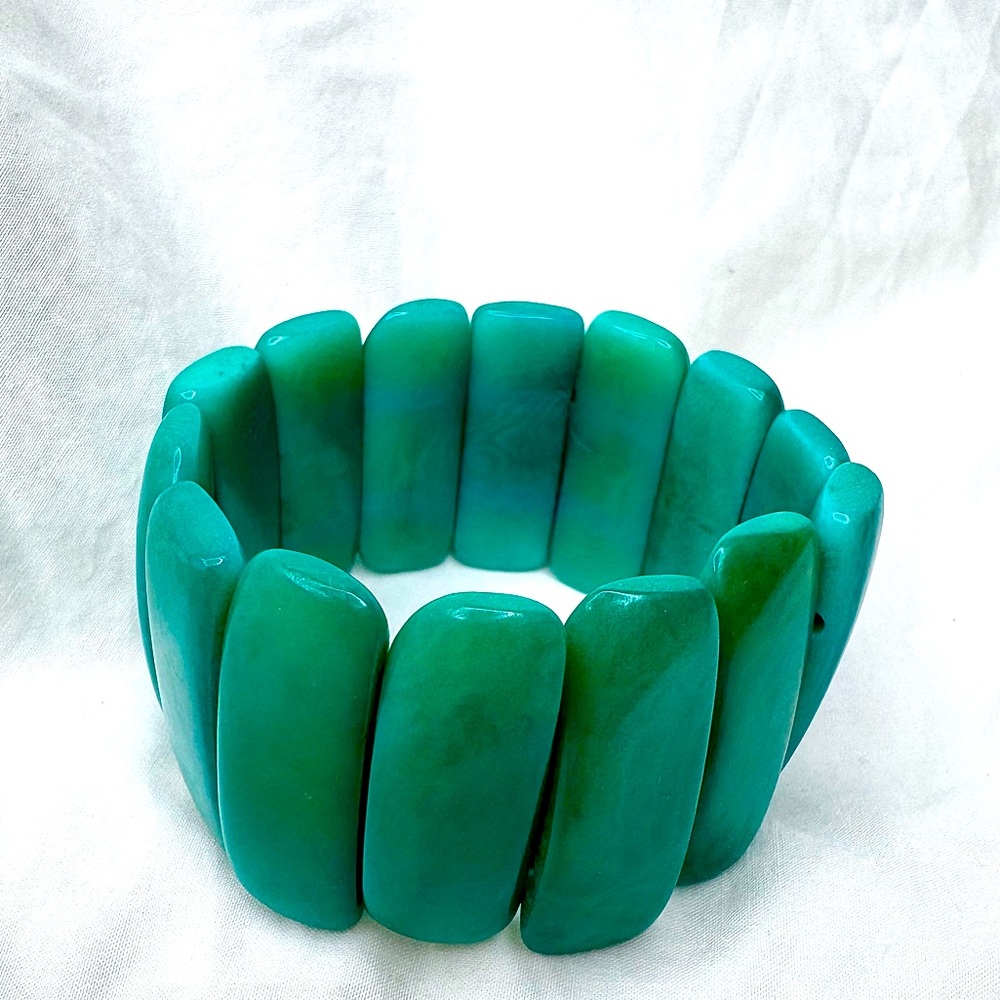 Vintage plastic Turquoise Color Stretch Bracelet